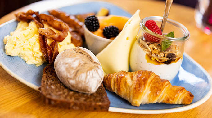 Brunch tallerken fra Café Vivaldi i Helsingør Bycenter